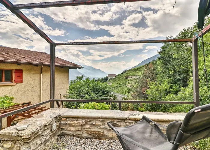 Vakantiehuis Renovated Historic Barn In Mountain Village *